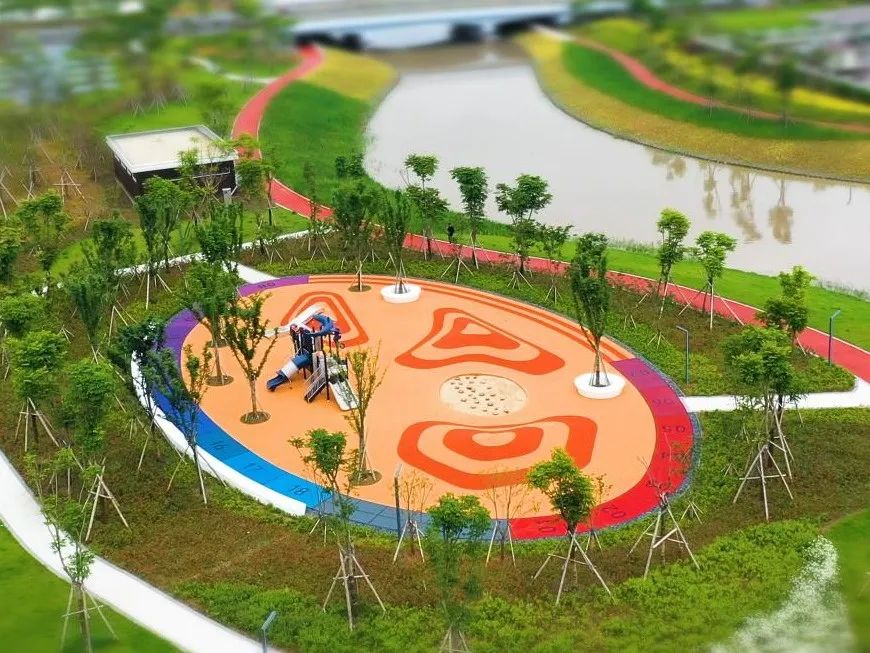 “流動的山水城”——臨海市港區(qū)產(chǎn)業(yè)城北洋大道以西河道整治及景觀綠化工程（南區(qū)）