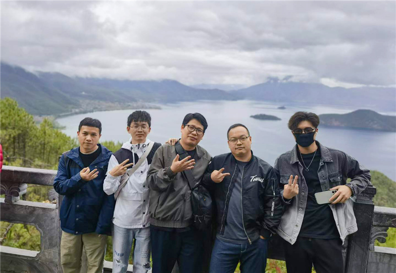 瀘沽湖合照.jpg