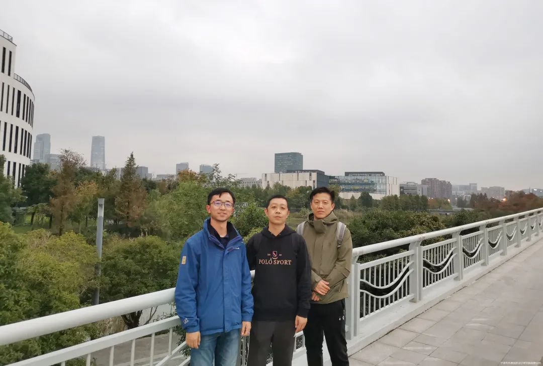 1-2112302151593H.jpg